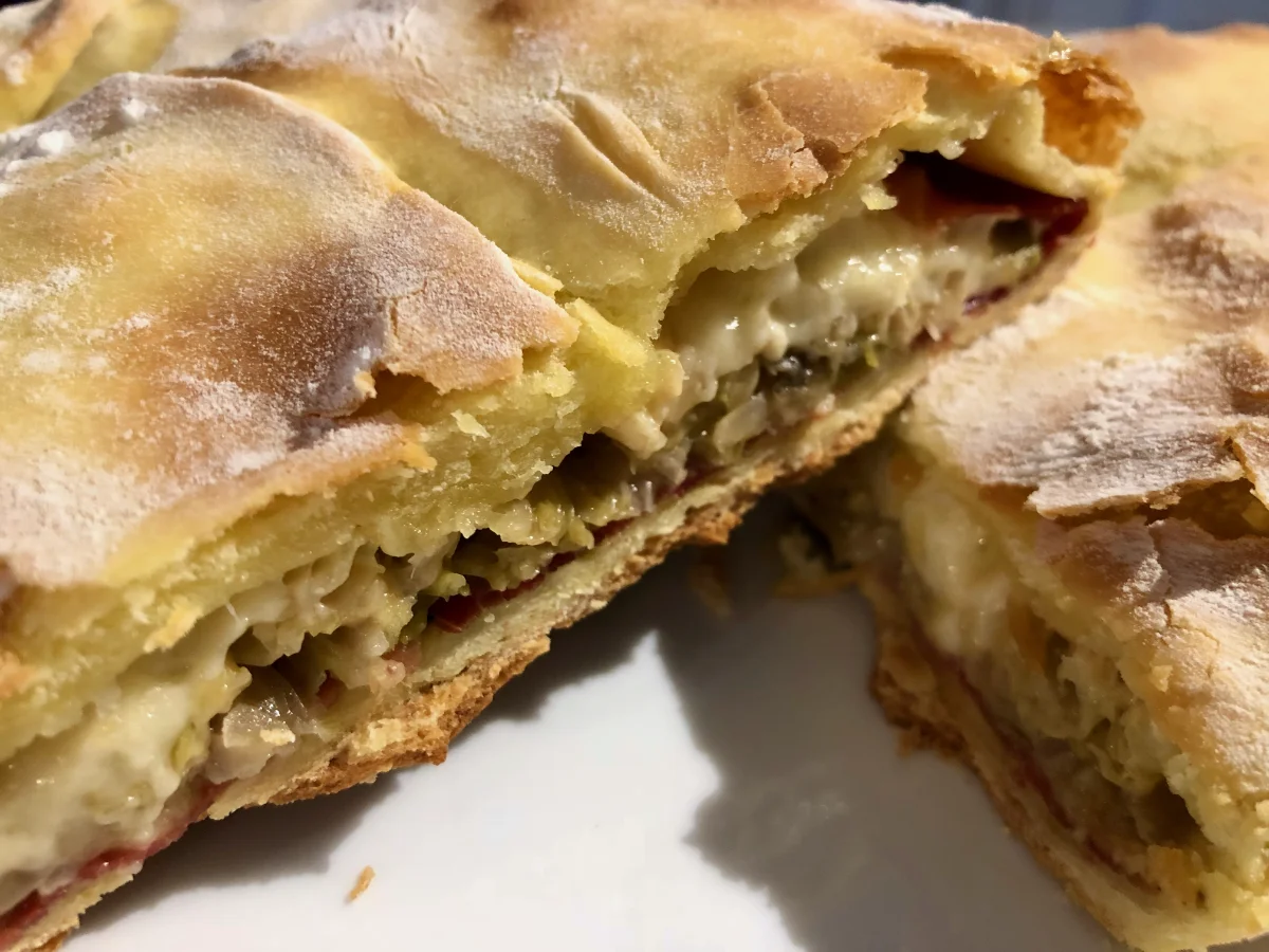 Lo strudel con le verze, il formaggio di malga e lo speck