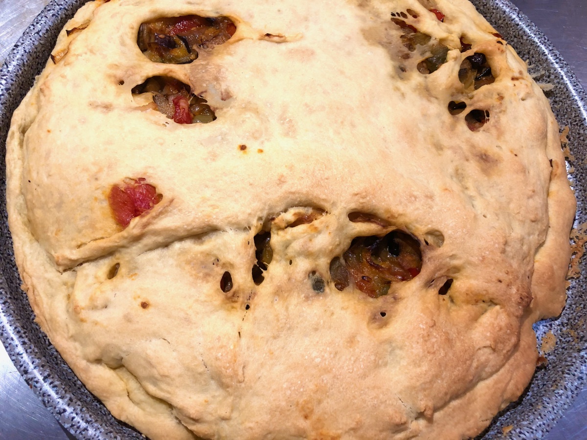 La focaccia farcita con le verdure