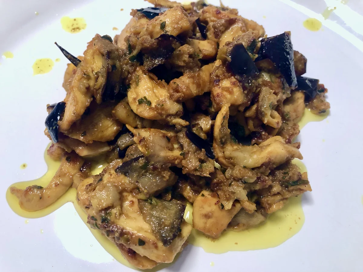 Il pollo con le melanzane e il curry