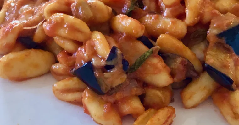 I cavatelli con le melanzane e il pomodoro