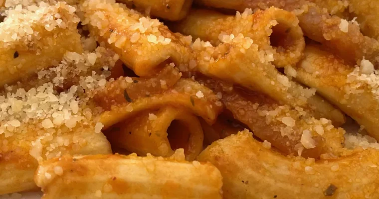 I maccheroni fatti in casa con il sugo all’amatriciana LE RICETTE AL TEMPO DEL #CORONAVIRUS