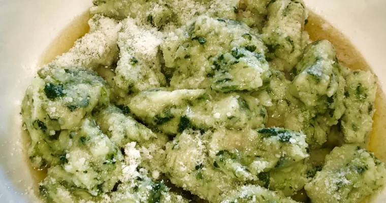 Gli gnocchi di patate e spinaci