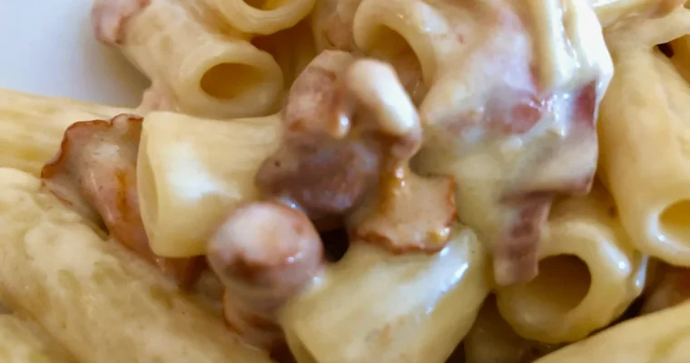 I maccheroni con i finferli (e, se volete con lo speck)