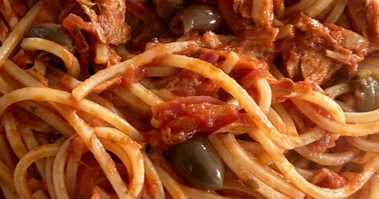 GLI SPAGHETTI CON IL TONNO